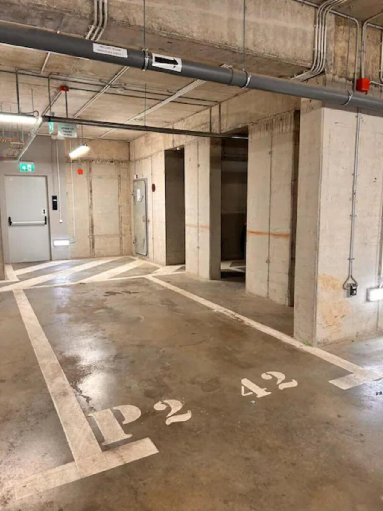 公寓 High-rise Luxury With Free Parking 布加勒斯特